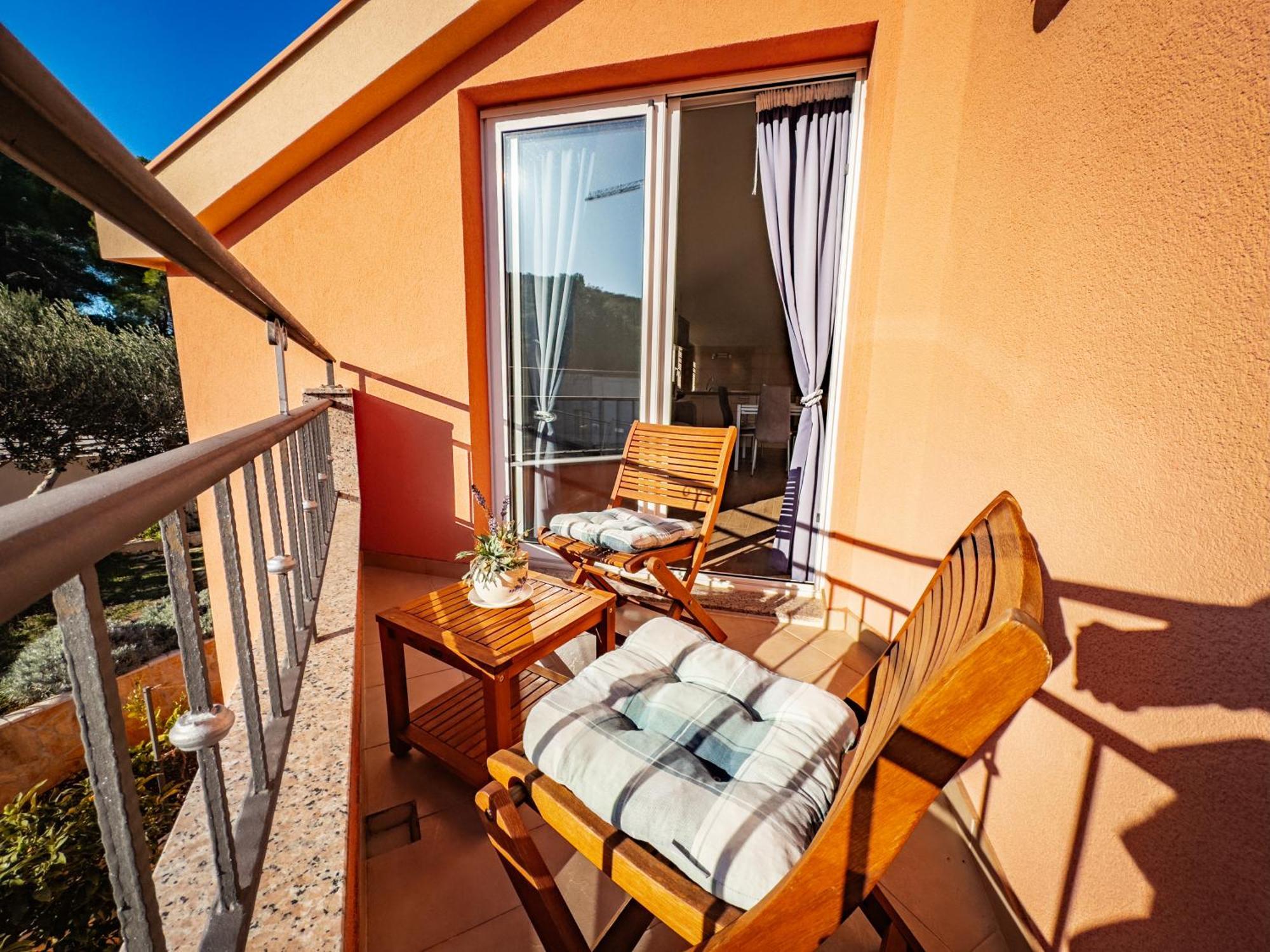 Regina Del Mare Apartment Slatine Exterior foto
