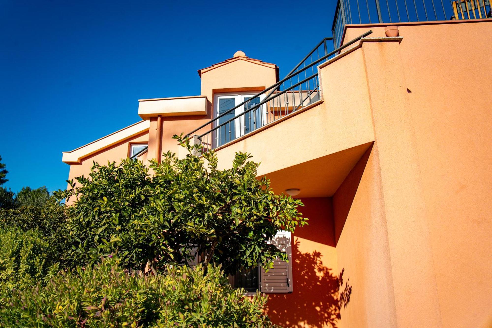 Regina Del Mare Apartment Slatine Exterior foto