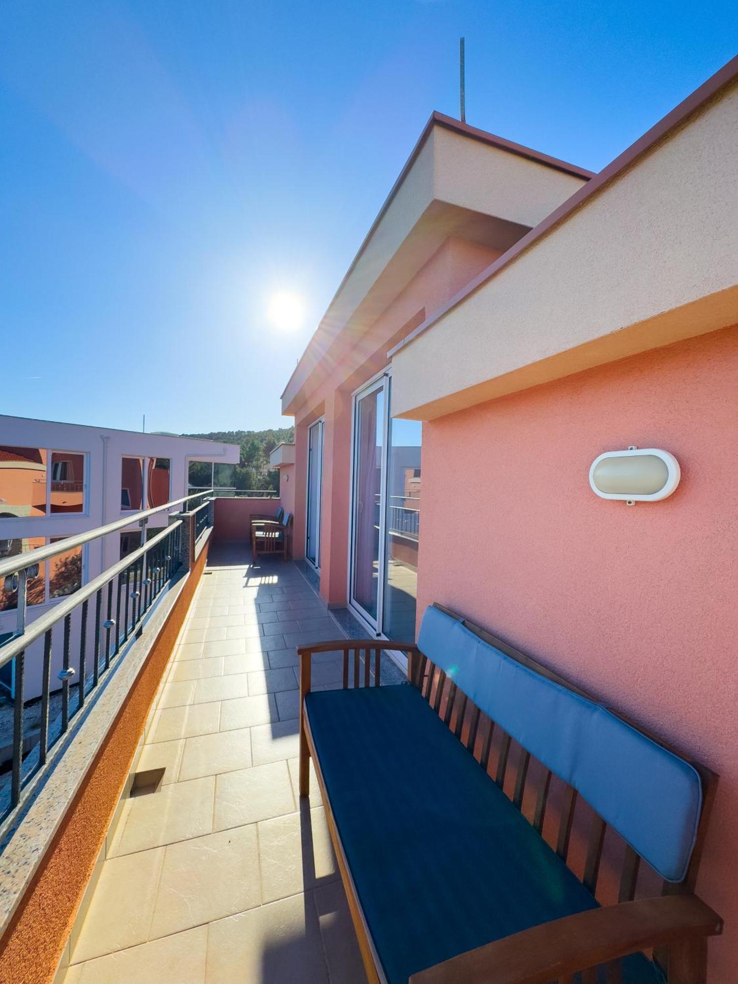 Regina Del Mare Apartment Slatine Exterior foto
